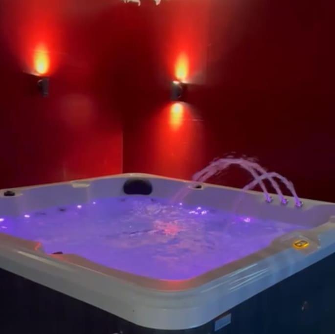 The Exclusive Jacuzzi Apartment Birmingam Exterior foto