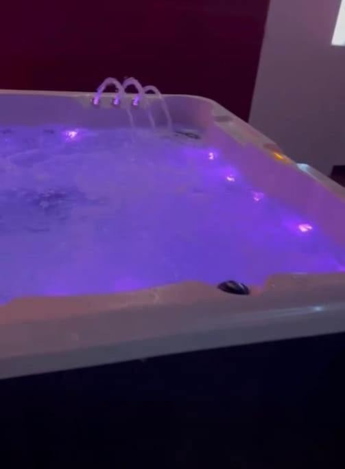 The Exclusive Jacuzzi Apartment Birmingam Exterior foto