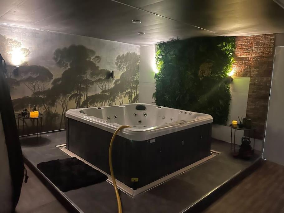 The Exclusive Jacuzzi Apartment Birmingam Exterior foto